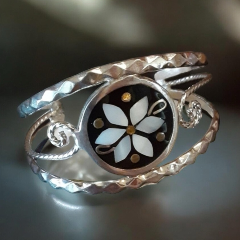 Vintage Mexico Sterling Silver 925 Black Onyx and Mother of Pearl Cuff Bracelet